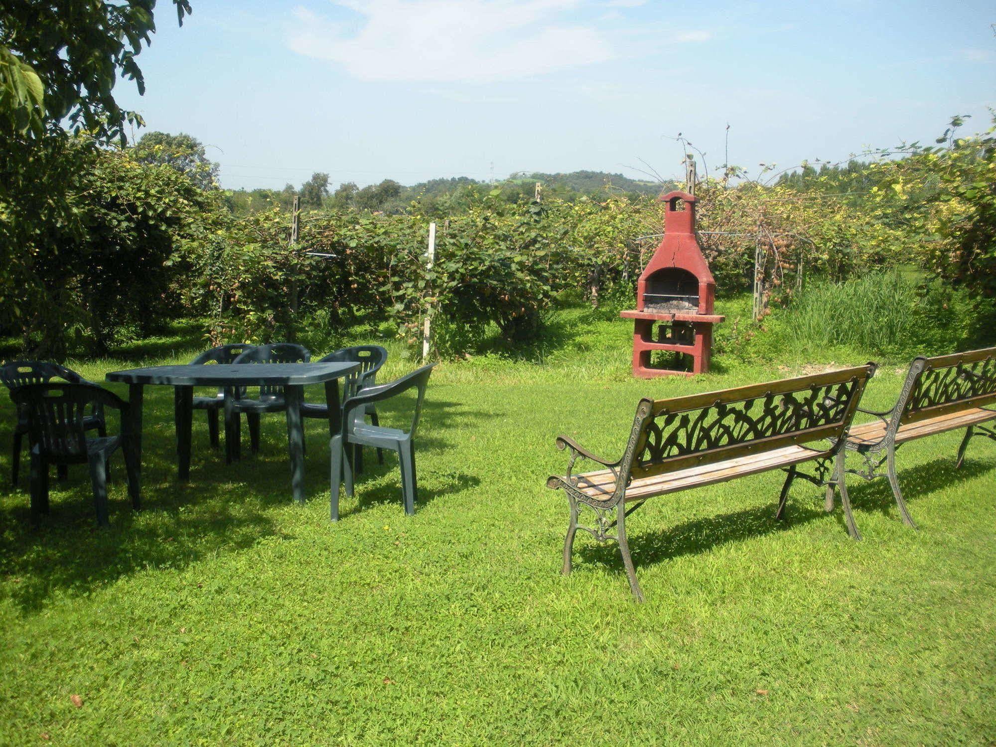 Agriturismo Gardenali Volta Mantovana Exteriör bild